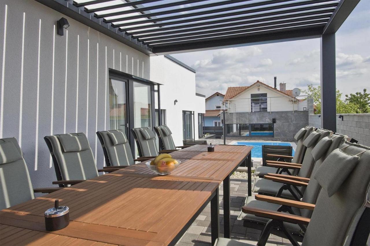 Apartment Lacov Dom *